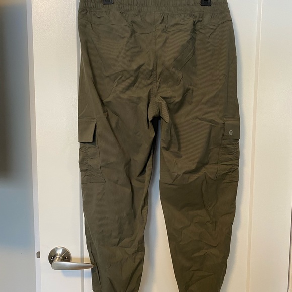 Eddie Bauer trail breeze cargo jogger size small - Picture 3 of 4